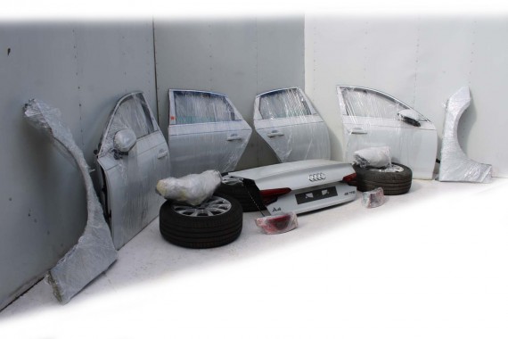 AUDI A4 8W PRZÓD maska błotniki zderzak + TYŁ klapa lampy + DRZWI lewa prawa strona PAKIET 2Y2Y LS9R Biały + FELGI 8W0941034 B9