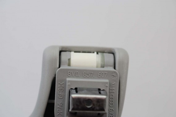 AUDI A3 SEDAN UCHWYT RĄCZKA PODSUFITKI UCHWYTY RĄCZKI 8V 8V0857608 8V0857607 8V0857607 EP5 srebrny 8V0857608 8V0857607 8V0857608