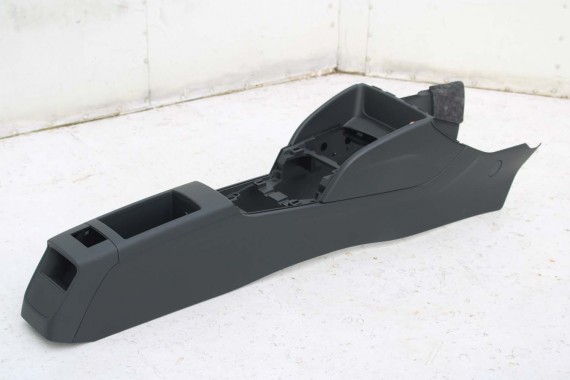 AUDI A3 TUNEL ŚRODKOWY 8V1863241 6PS - czarny 8V1 863 241 8V1863241 8V 8V1863241J 6PS czarny soul 8V1863241 8V1863241J 8V1863241