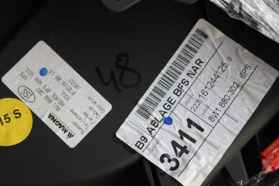 AUDI A4 A5 SCHOWEK KONSOLI PASAŻERA 8W1880302 8W1 880 302 STRONA PRAWA 8W 6PS czarny SCHOWKI 8W1880302 8W1880302B 8W1880302D