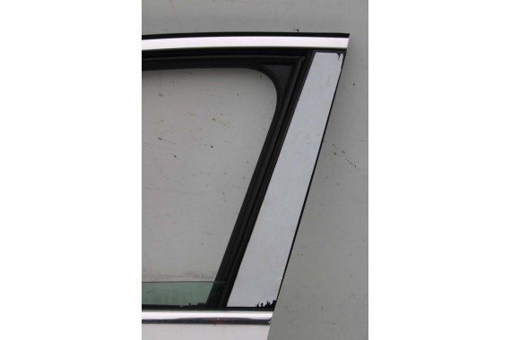 AUDI A4 SEDAN 8W B9 LS9R DRZWI LEWE PRZÓD + TYŁ STRONA LEWA przednie + tylne 2 sztuki 2Y2Y 8W0831051 8W5833051 8W0831051A białe