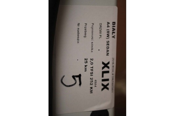 AUDI A4 SEDAN 8W B9 LS9R DRZWI LEWE PRZÓD + TYŁ STRONA LEWA przednie + tylne 2 sztuki 2Y2Y 8W0831051 8W5833051 8W0831051A białe