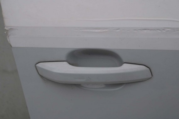 AUDI A4 SEDAN DRZWI PRAWE PRZÓD + TYŁ STRONA PRAWA przednie + tylne 2 sztuki 2 szt. 8W B9 biały LS9R 2Y2Y 8W0831052 8W5833052
