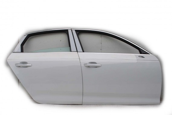 AUDI A4 SEDAN DRZWI PRAWE...
