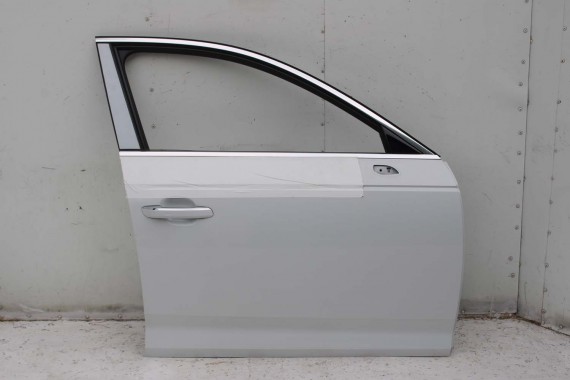 AUDI A4 SEDAN DRZWI PRAWE PRZÓD + TYŁ STRONA PRAWA przednie + tylne 2 sztuki 2 szt. 8W B9 biały LS9R 2Y2Y 8W0831052 8W5833052