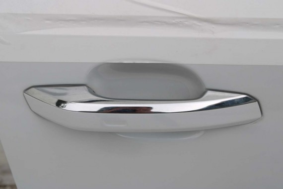 AUDI A4 SEDAN DRZWI PRAWE PRZÓD + TYŁ STRONA PRAWA przednie + tylne 2 sztuki 2 szt. 8W B9 biały LS9R 2Y2Y 8W0831052 8W5833052