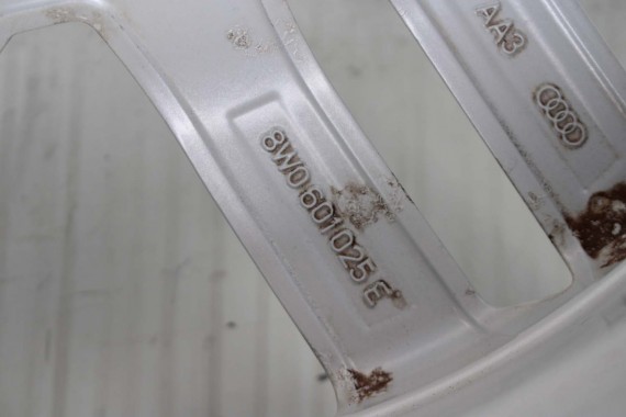 AUDI A4 A5 FELGI 17 cali OPONY KOŁA felga 8W0601025E 7.5J*17H2 ET38 8W opona 225/50/17 8W0601025E 8W0601025E 8W0601025 8W0601025