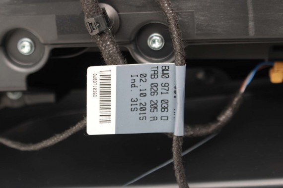 AUDI A4 8W BOCZEK BOCZKI DRZWI drzwiowe tapicerka SEDAN 8W 8W5 B9 skóra kolor czarny 8W1867103 8W1867104 8W0867303 8W0867304
