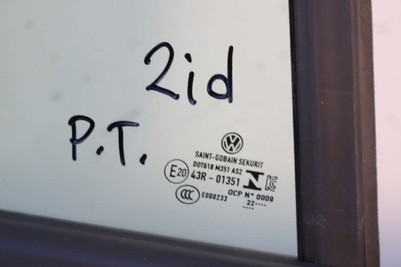 VW ID4 Pro DRZWI PRAWE PRZÓD + TYŁ STRONA PRAWA przednie + tylne 2 sztuki C2C2 LA7C 11A831056A 11A833056 11A831056 11A833056