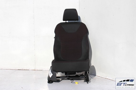 SKODA YETI FOTELE KOMPLET FOTELI siedzeń siedzenia fotel tapicerka 5L welur kolor czarny i czerwony kanapa siedzisko oparcie