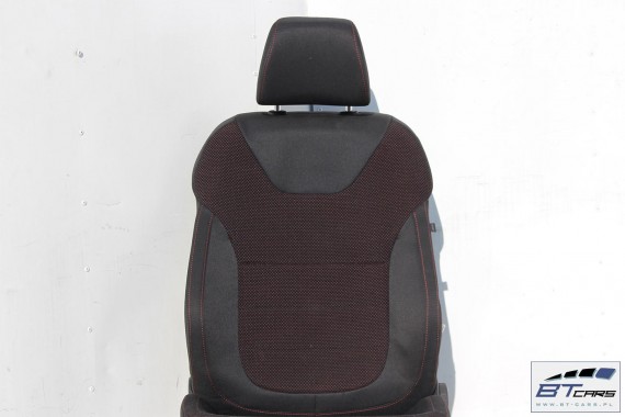 SKODA YETI FOTELE KOMPLET FOTELI siedzeń siedzenia fotel tapicerka 5L welur kolor czarny i czerwony kanapa siedzisko oparcie