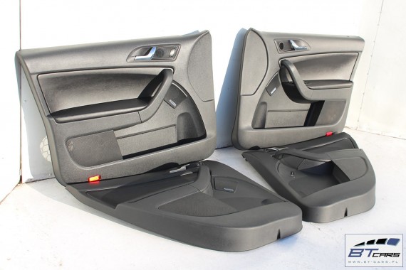 SKODA YETI FOTELE KOMPLET FOTELI siedzeń siedzenia fotel tapicerka 5L welur kolor czarny i czerwony kanapa siedzisko oparcie