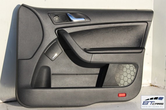 SKODA YETI FOTELE KOMPLET FOTELI siedzeń siedzenia fotel tapicerka 5L welur kolor czarny i czerwony kanapa siedzisko oparcie