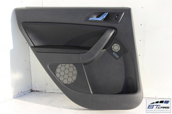 SKODA YETI FOTELE KOMPLET FOTELI siedzeń siedzenia fotel tapicerka 5L welur kolor czarny i czerwony kanapa siedzisko oparcie