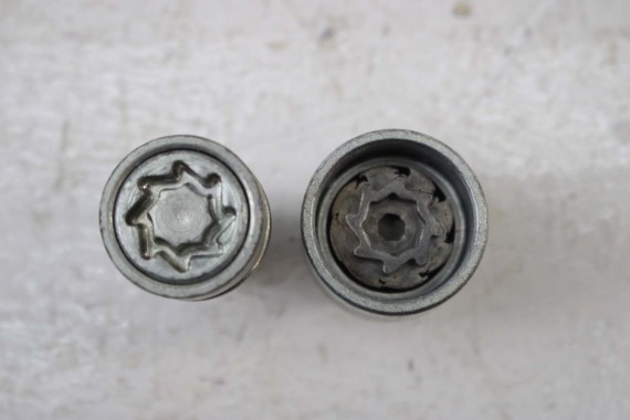 VW AUDI SEAT SKODA ŚRUBY ZABEZPIECZAJĄCE DO FELG zabezpieczenia na koła zabezpieczenie felgi koła 4 szt zbezpieczenia + 16  śrub