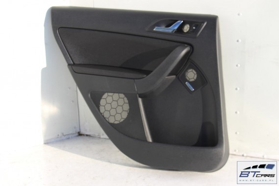 SKODA YETI FOTELE KOMPLET FOTELI siedzeń siedzenia fotel tapicerka 5L welur kolor czarny kanapa siedzisko oparcie