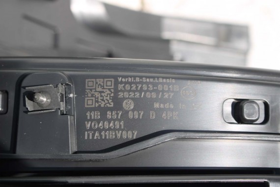 VW ID4 Pro SCHOWEK KONSOLI 11B858114 PASAŻERA KONSOLA PULPIT DESKA ROZDZIELCZA KOKPIT PULPIT LISTWA WYKOŃCZENIE 11B858114 11A