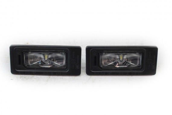 SEAT TARRACO LAMPKA LED OŚWIETLENIE REJESTRACJI 5NA943021 5NA 943 021 TYLNEJ TABLICY REJESTRACYJNEJ TYŁ AUDI SKODA VW TIGUAN