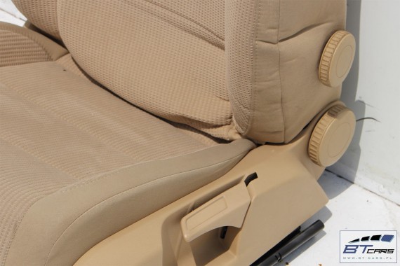VW JETTA FOTELE KOMPLET FOTELI SIEDZEŃ TAPICERKA SIEDZENIA welur kolor beżowy beż banan 1K5