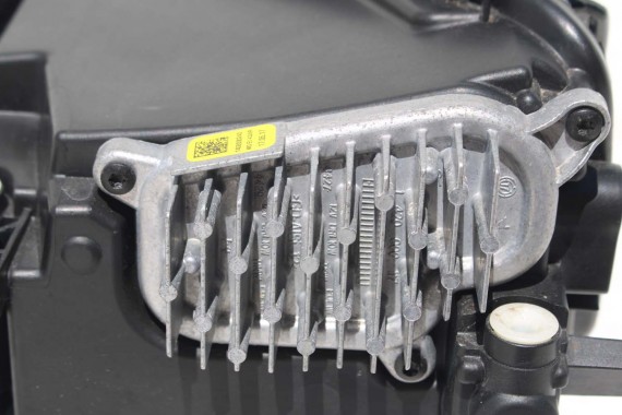 AUDI A5 S5 F5 PRZÓD maska błotniki pas przedni zderzak lampy 8W U4U4 LX5A Niebieski wzmocnienie błotnik 8W6 3.0 TFSi 8W6941035E