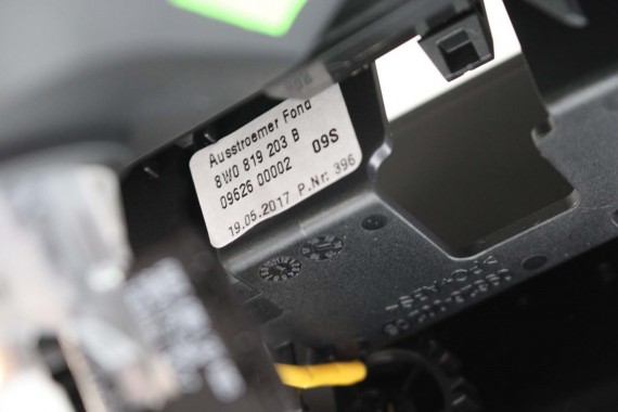 AUDI S4 S5 WYKOŃCZENIE TUNELU ŚRODKOWEGO 8W0864376 8W0 864 376 6PS czarny (soul) 8W B9 f5 8W0819203B wlot WLOTY A4 A5 8W0819203