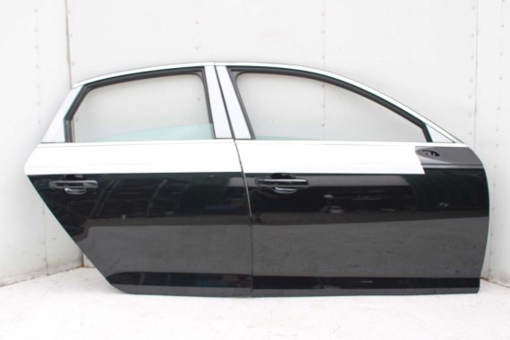 AUDI A4 SEDAN DRZWI PRAWE PRZÓD + TYŁ STRONA PRAWA przednie + tylne 2 sztuki 2 szt. 8W B9 czarny LY9T 0E 0C0C8W0831052 8W5833052