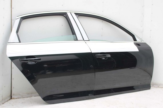 AUDI A4 SEDAN DRZWI PRAWE PRZÓD + TYŁ STRONA PRAWA przednie + tylne 2 sztuki 2 szt. 8W B9 czarny LY9T 0E 0C0C8W0831052 8W5833052