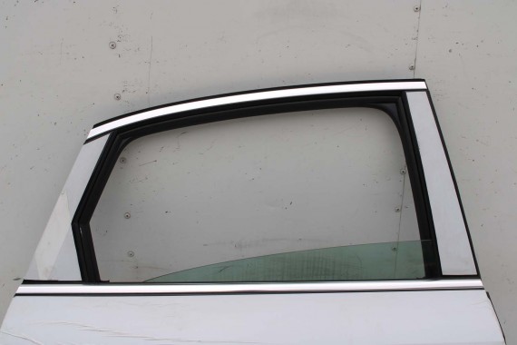 AUDI A4 SEDAN DRZWI PRAWE PRZÓD + TYŁ STRONA PRAWA przednie + tylne 2 sztuki 2 szt. 8W B9 czarny LY9T 0E 0C0C8W0831052 8W5833052