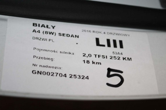 AUDI A4 SEDAN 8W B9 LS9R DRZWI LEWE PRZÓD + TYŁ STRONA LEWA przednie + tylne 2 sztuki 2Y2Y 8W0831051 8W5833051 8W0831051A białe