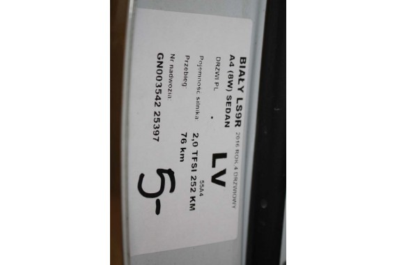 AUDI A4 SEDAN 8W B9 LS9R DRZWI LEWE PRZÓD + TYŁ STRONA LEWA przednie + tylne 2 sztuki 2Y2Y 8W0831051 8W5833051 8W0831051A białe