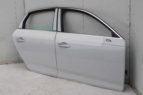 AUDI A4 SEDAN DRZWI PRAWE PRZÓD + TYŁ STRONA PRAWA LS9R 2Y przednie + tylne 2 sztuki 8W B9 biały LS9R 2Y2Y 8W0831052 8W5833052