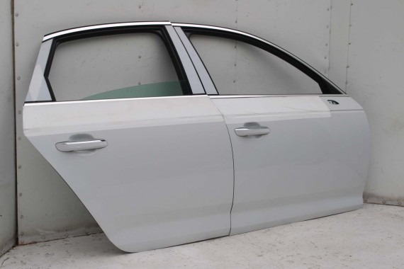 AUDI A4 SEDAN DRZWI PRAWE PRZÓD + TYŁ STRONA PRAWA LS9R 2Y przednie + tylne 2 sztuki 8W B9 biały LS9R 2Y2Y 8W0831052 8W5833052