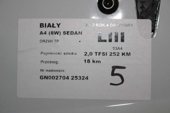 AUDI A4 SEDAN DRZWI PRAWE PRZÓD + TYŁ STRONA PRAWA LS9R 2Y przednie + tylne 2 sztuki 8W B9 biały LS9R 2Y2Y 8W0831052 8W5833052