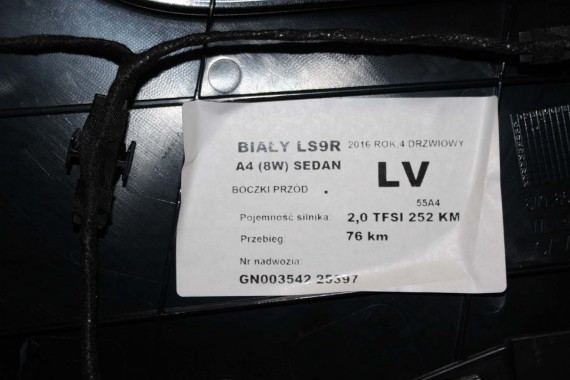 AUDI A4 8W BOCZEK BOCZKI DRZWI drzwiowe tapicerka SEDAN 8W 8W5 B9 skóra kolor czarny 8W1867103 8W1867104 8W0867303 8W0867304