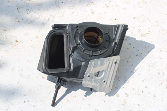 AUDI A4 A5 OBUDOWA FILTR POWIETRZA 8W0133837 8W0133835 8W0133843C 8W0 133 837 B9 F5 8W0133837AB 8W0133835AB 8W0133837 8W0133835
