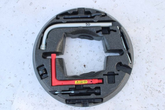 AUDI A4 A5 STYROPIAN PODŁOGA BAGAŻNIKA 8W0012109 tapicerka wykończenie 8W0 012 109 wnęka pianka wkład 8W0012109E 8W0012109F
