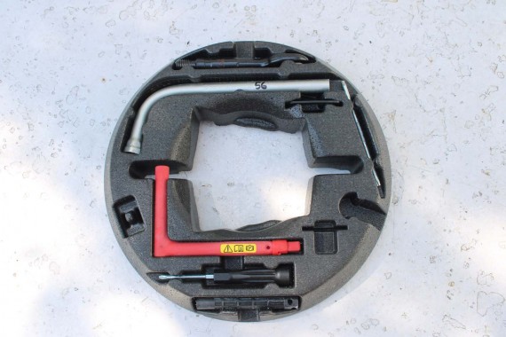 AUDI A4 A5 STYROPIAN PODŁOGA BAGAŻNIKA 8W0012109 tapicerka wykończenie 8W0 012 109 wnęka pianka wkład 8W0012109E 8W0012109F