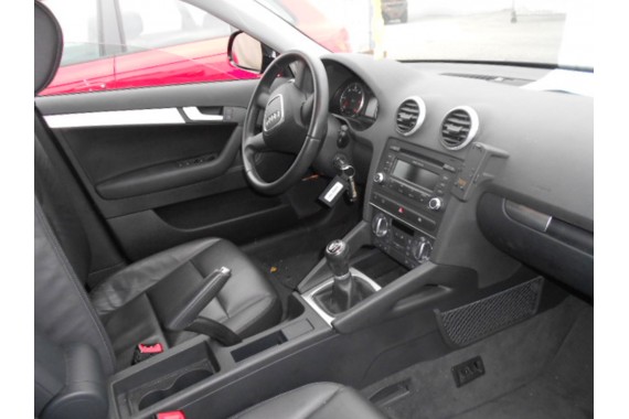 AUDI A3 SPORTBACK FOTELE KOMPLET FOTELI siedzeń siedzenia fotel tapicerka skóra kolor czarny 8P 8P4 czarna
