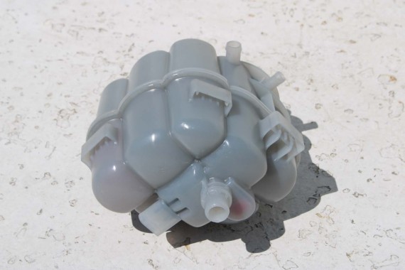 AUDI A4 A5 ZBIORNIK WYRÓWNAWCZY 8W0121405F 8W0 121 405 F płynu 8W B9 F5 8W0121405E 8W0121405G 8W0121405L 8W0121405E 8W0121405F