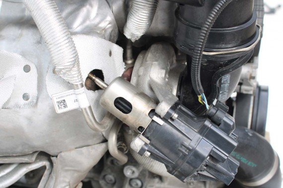 BMW TURBINA 7617527 SILNIK...