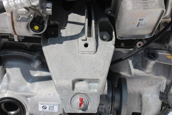 BMW 5 G30 ŁAPA SILNIKA 6864595 SILNIK B47 D20A diesel B47D20 2.0d 22116864595 6864595 6864595 6864595 6864595 6864595 6864595