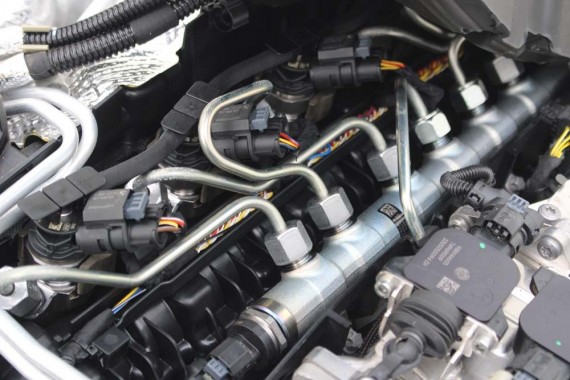 BMW X5 X6 X7 UKŁAD PALIWOWY 9886372  3.0 D WTRYSKI 11539886372 + LISTWA 8599216 + pompa 9886374 silnik diesel 9886372 9886372