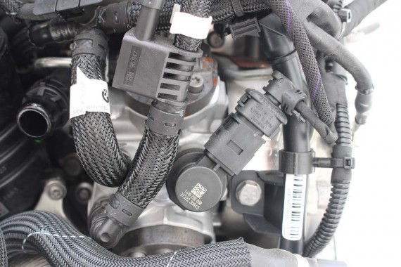 BMW X5 X6 X7 UKŁAD PALIWOWY 9886370 3.0 D WTRYSKI 11539886370 + LISTWA 8599216 + pompa 9886374 silnik diesel 9886372 9886372