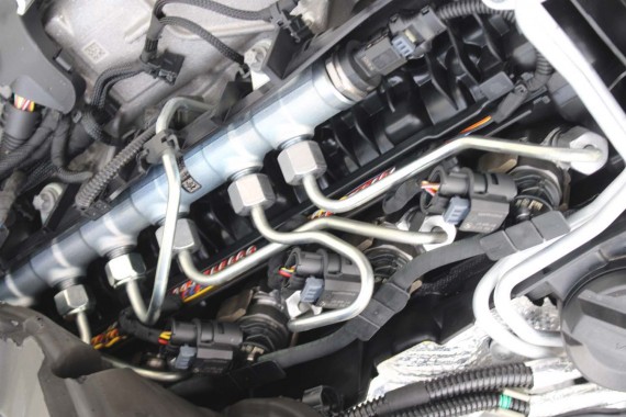 BMW X5 X6 X7 UKŁAD PALIWOWY 9886370 3.0 D WTRYSKI 11539886370 + LISTWA 8599216 + pompa 9886374 silnik diesel 9886372 9886372