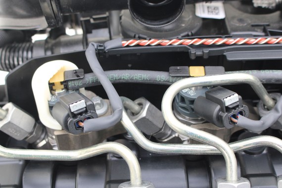 BMW UKŁAD PALIWOWY 2.0 D WTRYSKI 8514146 + LISTWA 8514154 + pompa 8511626 silnik diesel 13538514146 13538516196 2.0 d B47C20