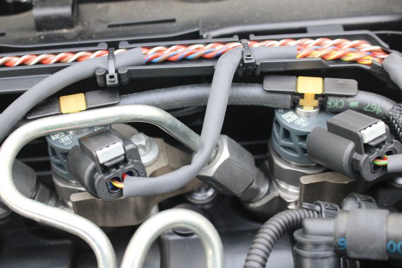 BMW UKŁAD PALIWOWY 2.0 D WTRYSKI 8514146 + LISTWA 8514154 + pompa 8511626 silnik diesel 13538514146 13538516196 2.0 d B47C20