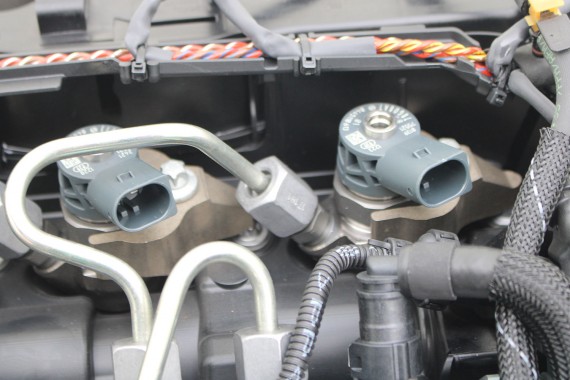 BMW UKŁAD PALIWOWY 2.0 D WTRYSKI 8514146 + LISTWA 8514154 + pompa 8511626 silnik diesel 13538514146 13538516196 2.0 d B47C20