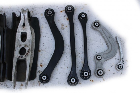 AUDI A4 A5 WAHACZ TYŁ 8W0505311H 8W0505323F 8W0505324F 4M0505291D 4M0505292D 8W0505397E 8W0505398E 8W0501529D 8W0501530D S4 S5