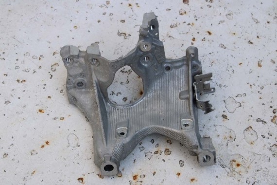 AUDI A4 A5 ŁAPA PODPORA 8W0399295E 8W0399296E SANEK TRAWERSY SKRZYNI BIEGÓW wzmocnienie poprzeczne L + P 8W0399295D 8W0399296D