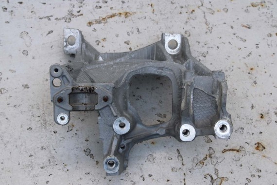 AUDI A4 A5 ŁAPA PODPORA 8W0399295E 8W0399296E SANEK TRAWERSY SKRZYNI BIEGÓW wzmocnienie poprzeczne L + P 8W0399295D 8W0399296D